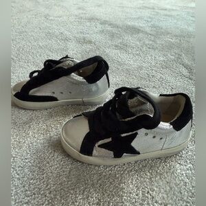 Baby golden goose sneaker NWOT. size 20